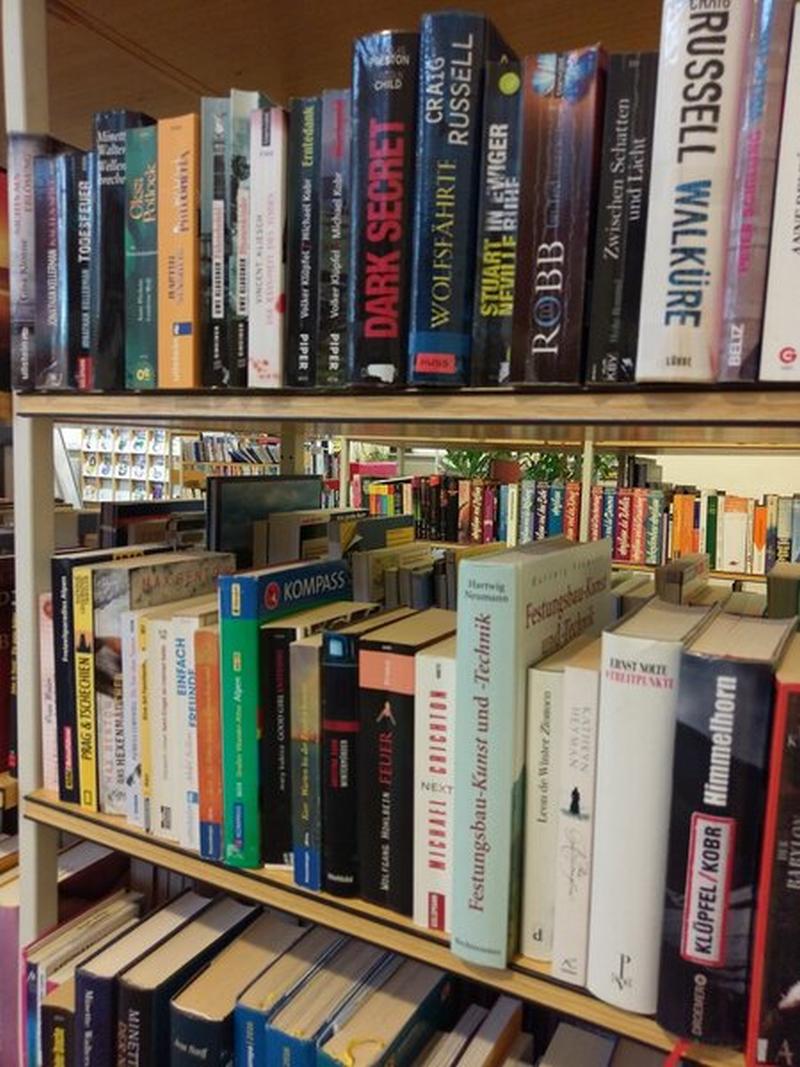 Bücherbasar in der Stadtbücherei Ahlen