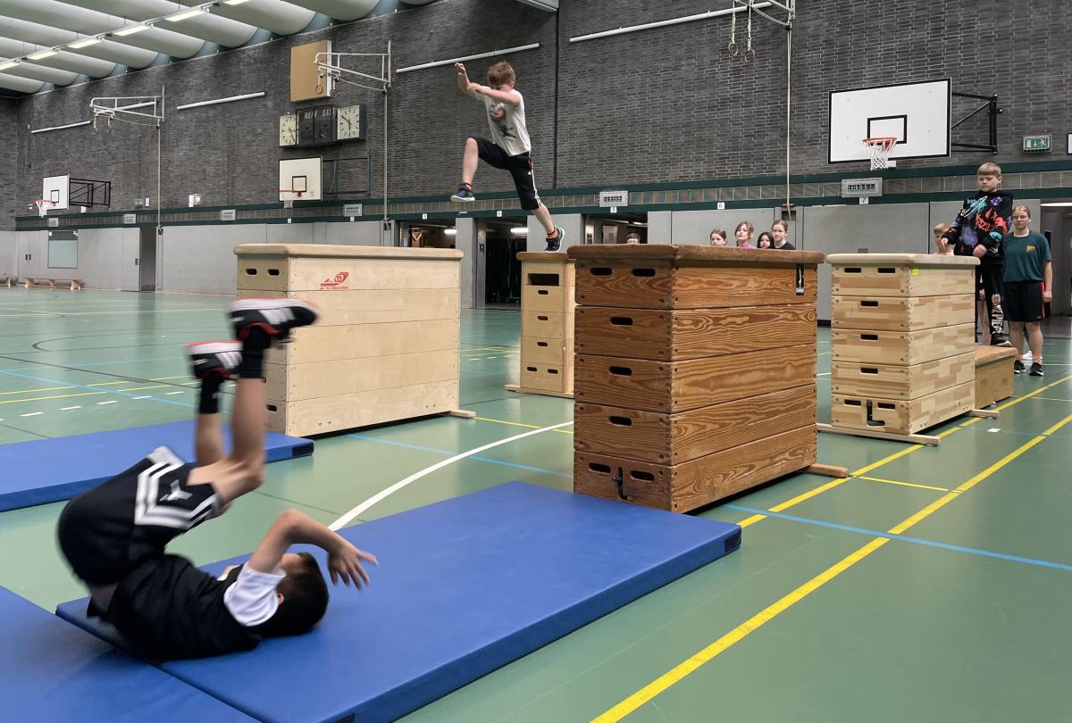 Parkour in den Osterferien: Demokratie Parkouring für Kinder und Jugendliche