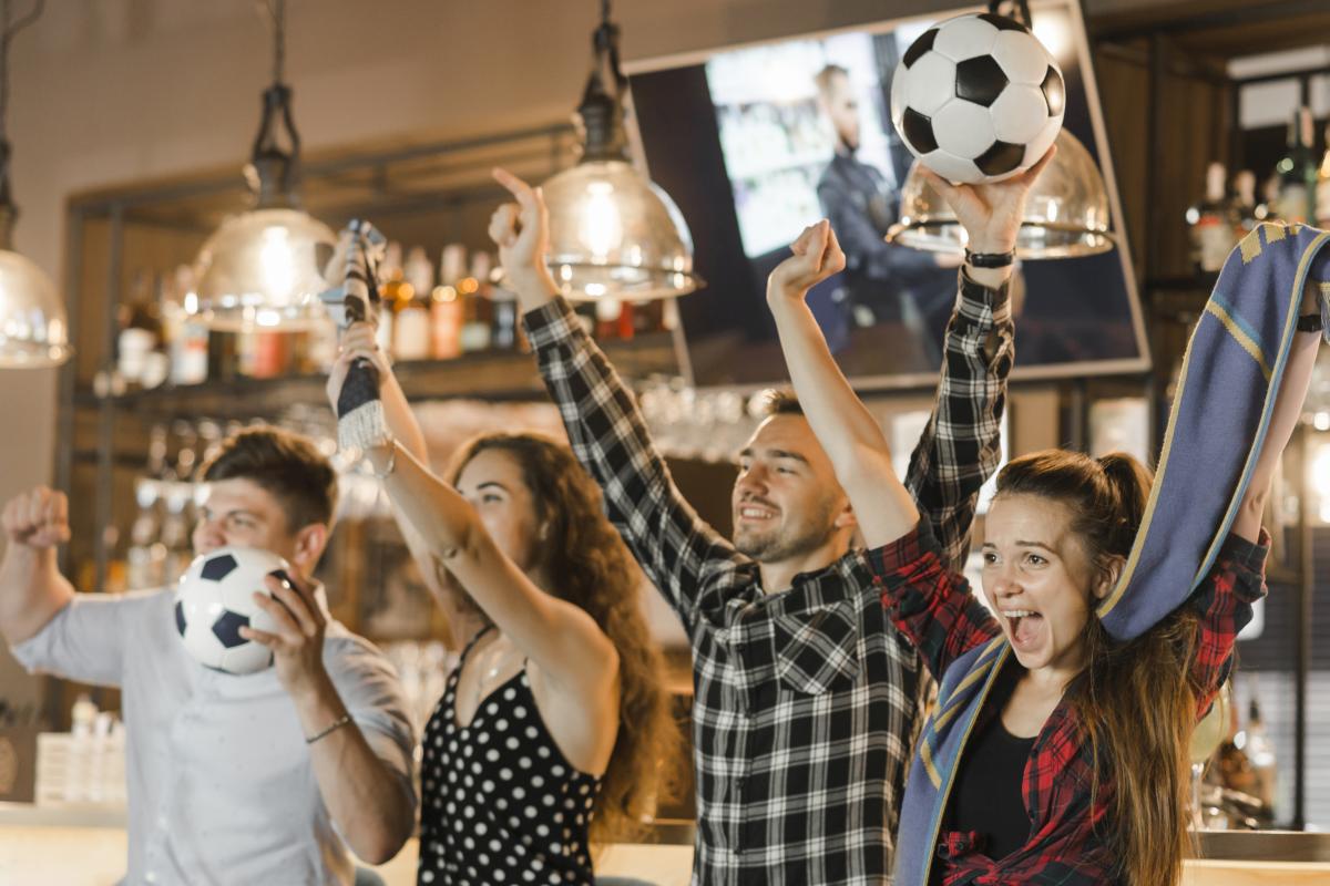 Public Viewing zur Fußball-WM geplant? Das sollten Veranstalter wissen